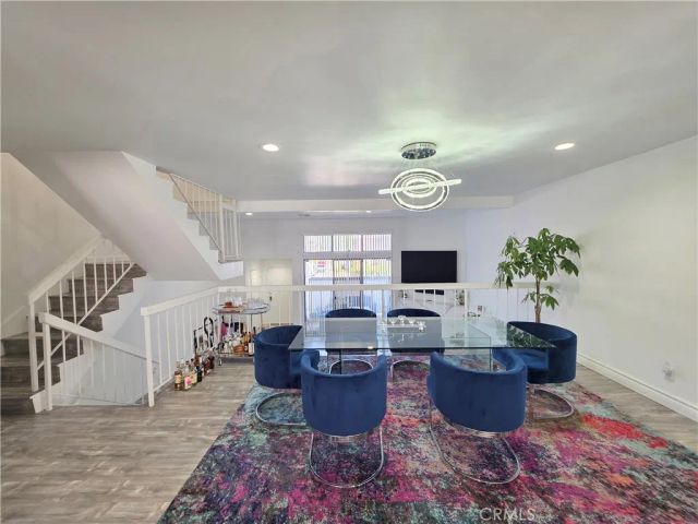 22040 Strathern, Canoga Park, CA 91304