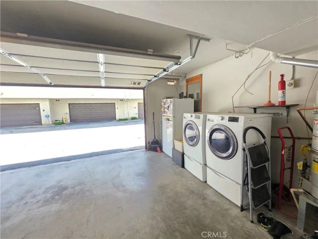 22040 Strathern, Canoga Park, CA 91304
