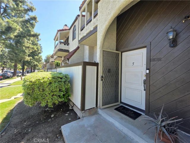 22040 Strathern, Canoga Park, CA 91304