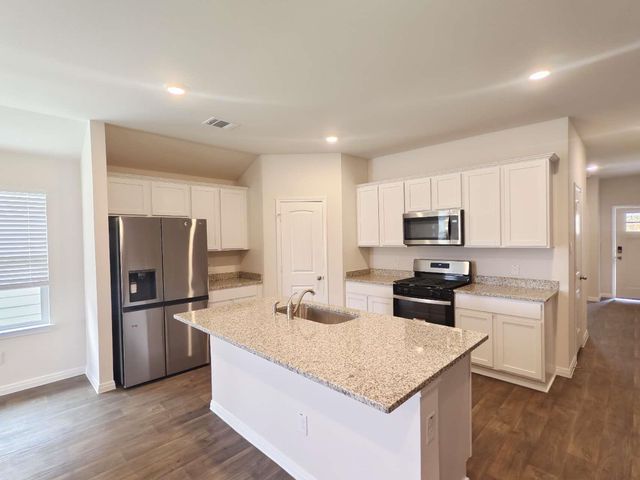 208 Arroyo Sweetwood CIR, Kyle, TX 78640