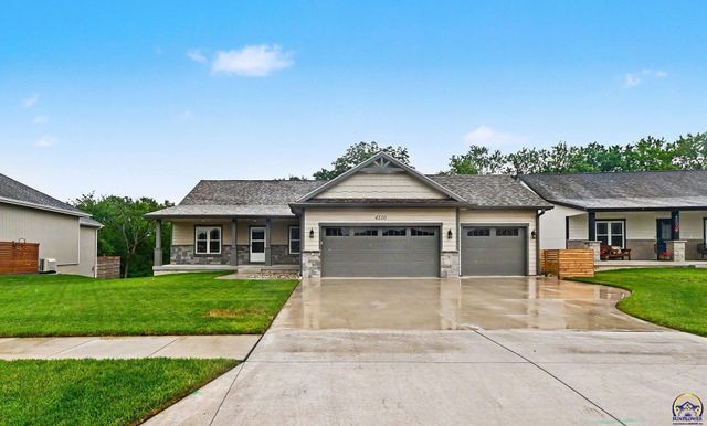 4330 SW Lakeside DR, Topeka, KS 66610