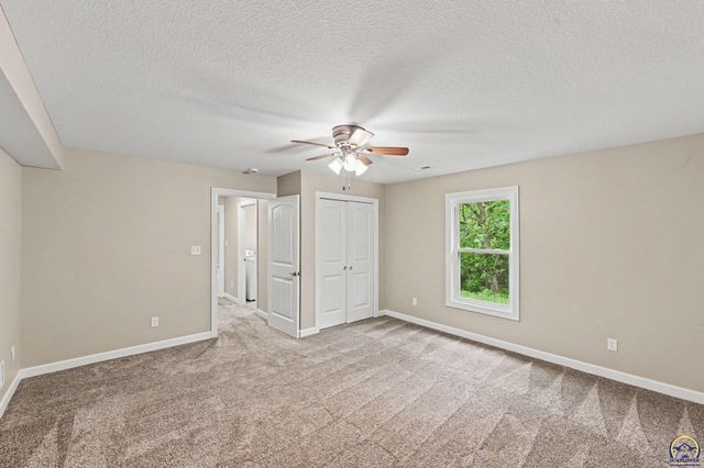 4330 SW Lakeside DR, Topeka, KS 66610