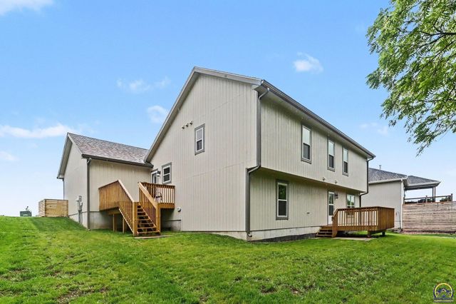 4330 SW Lakeside DR, Topeka, KS 66610