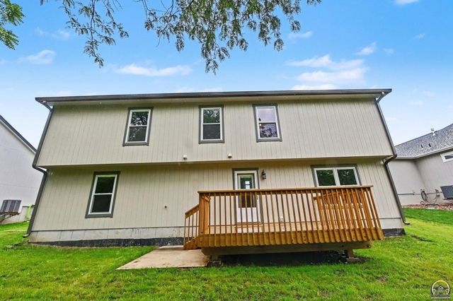 4330 SW Lakeside DR, Topeka, KS 66610