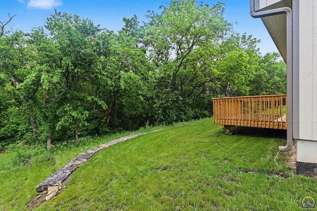 4330 SW Lakeside DR, Topeka, KS 66610