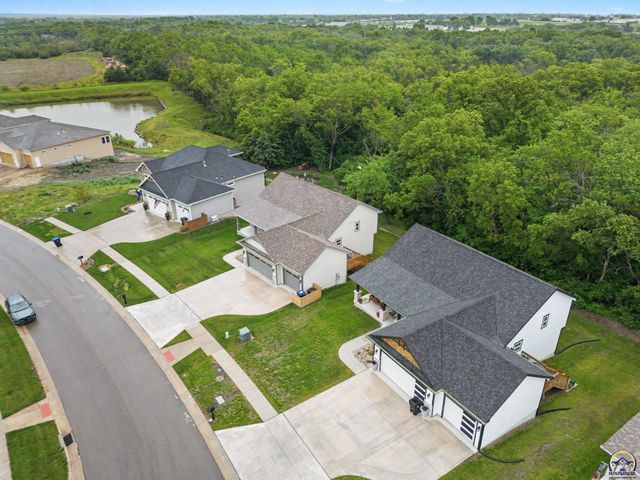 4330 SW Lakeside DR, Topeka, KS 66610