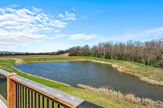4330 SW Lakeside DR, Topeka, KS 66610