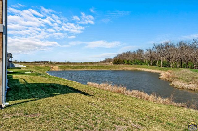 4330 SW Lakeside DR, Topeka, KS 66610