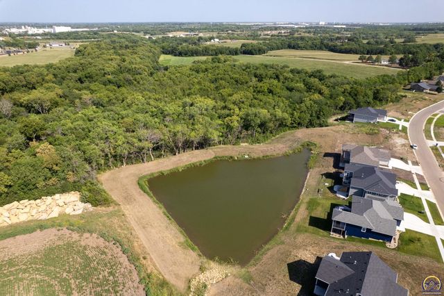 4330 SW Lakeside DR, Topeka, KS 66610