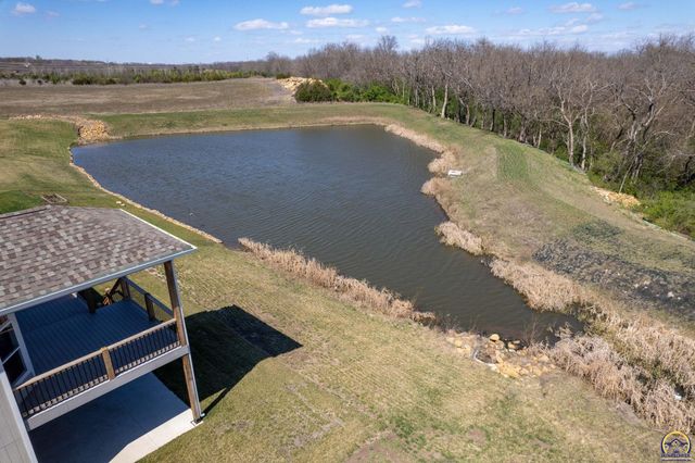 4330 SW Lakeside DR, Topeka, KS 66610