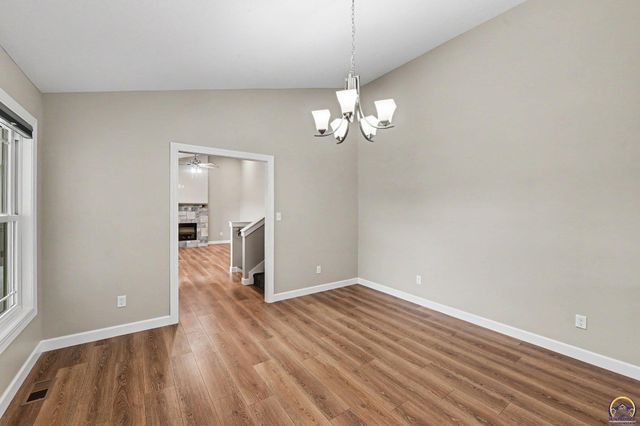 4330 SW Lakeside DR, Topeka, KS 66610