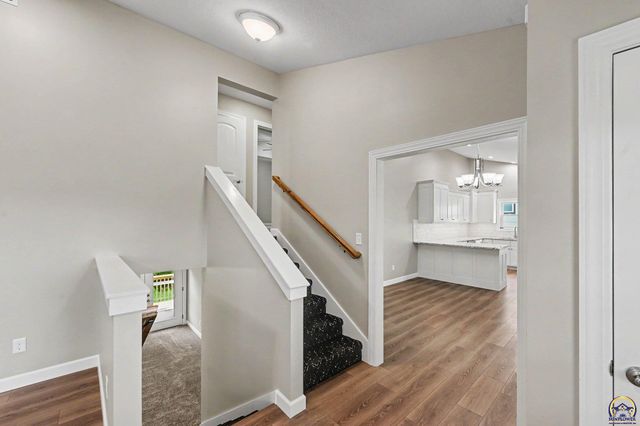 4330 SW Lakeside DR, Topeka, KS 66610