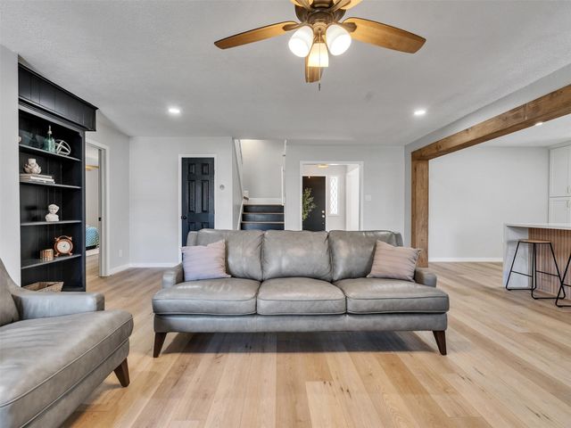 4123 Rolling Green Drive, Seabrook, TX 77586