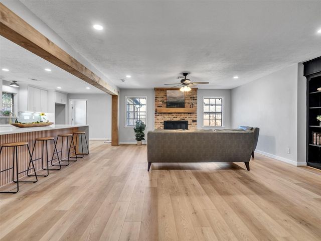 4123 Rolling Green Drive, Seabrook, TX 77586