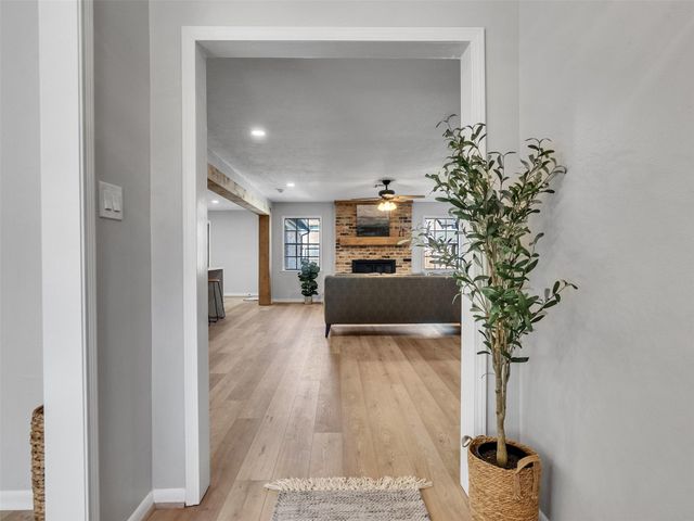 4123 Rolling Green Drive, Seabrook, TX 77586