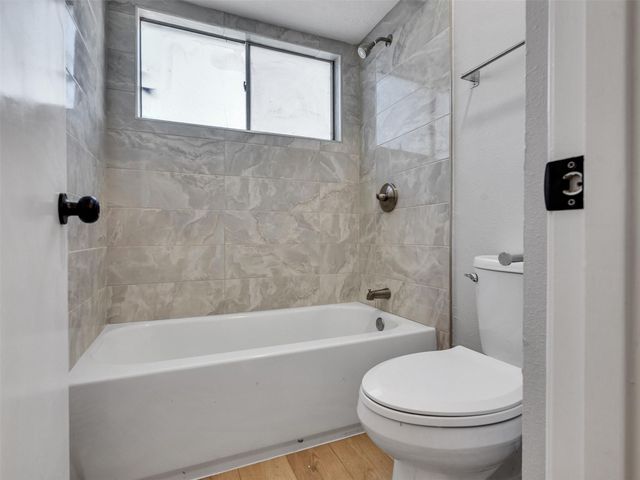 4123 Rolling Green Drive, Seabrook, TX 77586