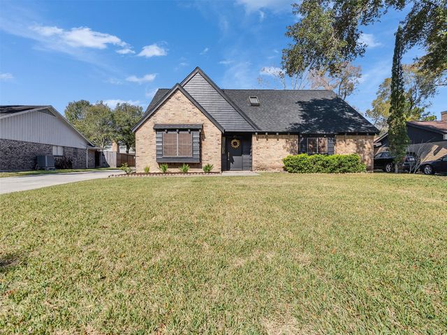 4123 Rolling Green Drive, Seabrook, TX 77586