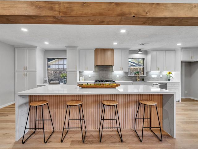 4123 Rolling Green Drive, Seabrook, TX 77586