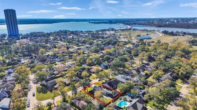 4123 Rolling Green Drive, Seabrook, TX 77586