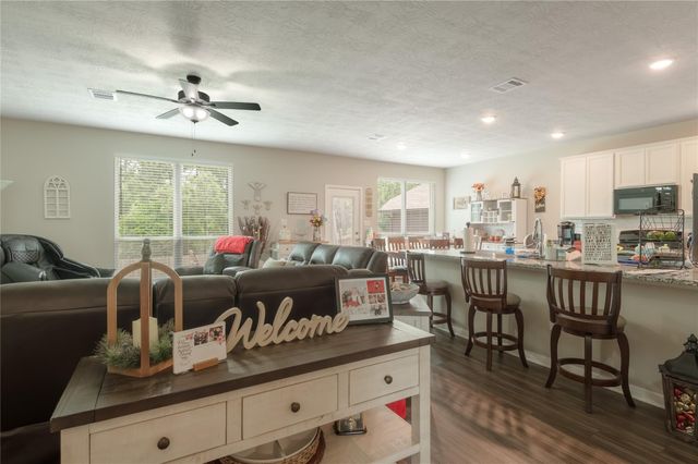 127 Worley Way, Huntsville, TX 77320