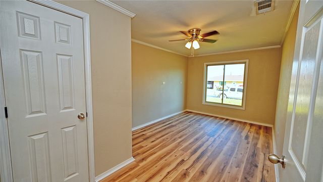 900 N Lamb Street, Bowie, TX 76230