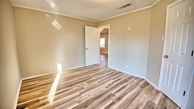 900 N Lamb Street, Bowie, TX 76230