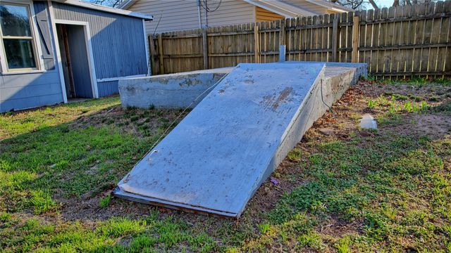 900 N Lamb Street, Bowie, TX 76230