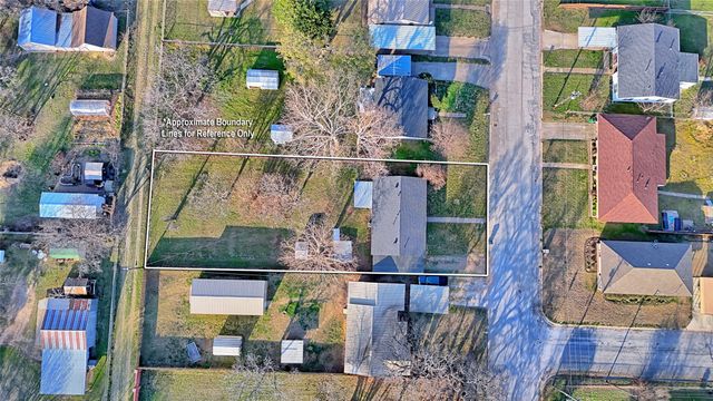 900 N Lamb Street, Bowie, TX 76230