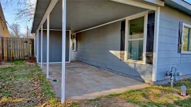 900 N Lamb Street, Bowie, TX 76230