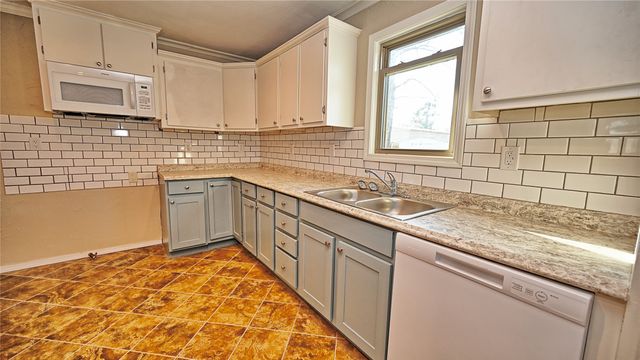 900 N Lamb Street, Bowie, TX 76230