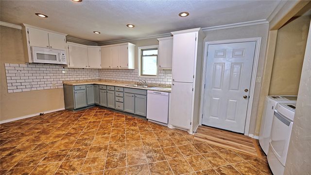 900 N Lamb Street, Bowie, TX 76230