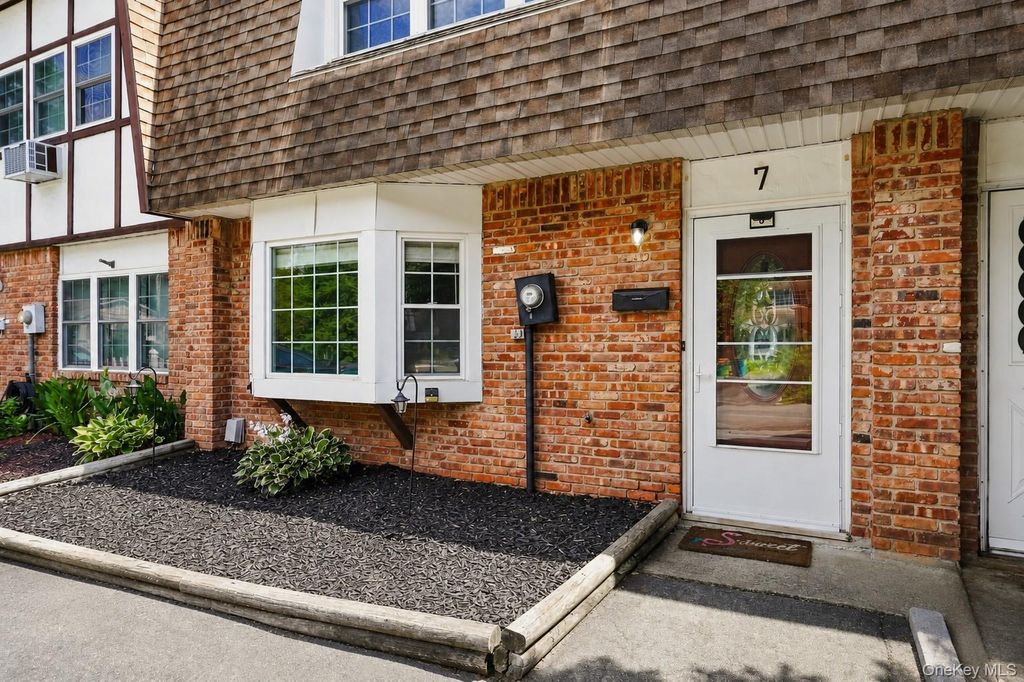 7 Roundtree Court, Beacon, NY 12508 — exterior