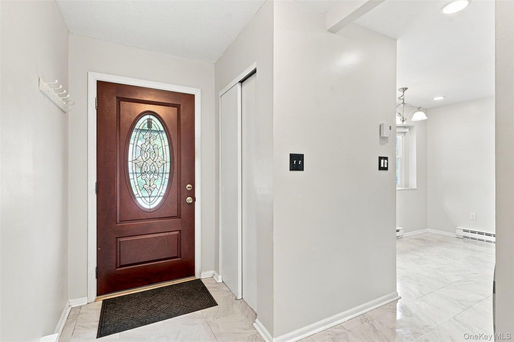 7 Roundtree Court, Beacon, NY 12508 — photo 3
