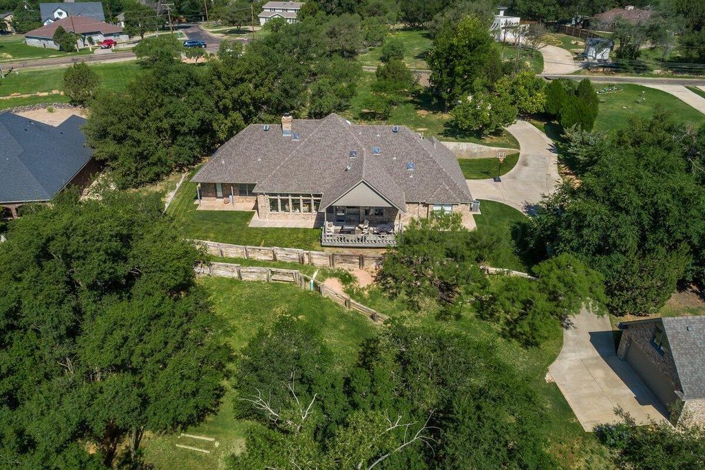 108 CAPROCK Lane, Amarillo, TX 79118