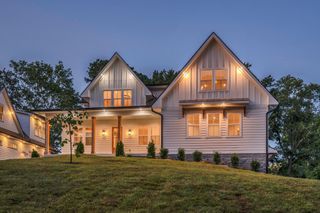 5441 Wakefield Dr, Nashville, TN 37220