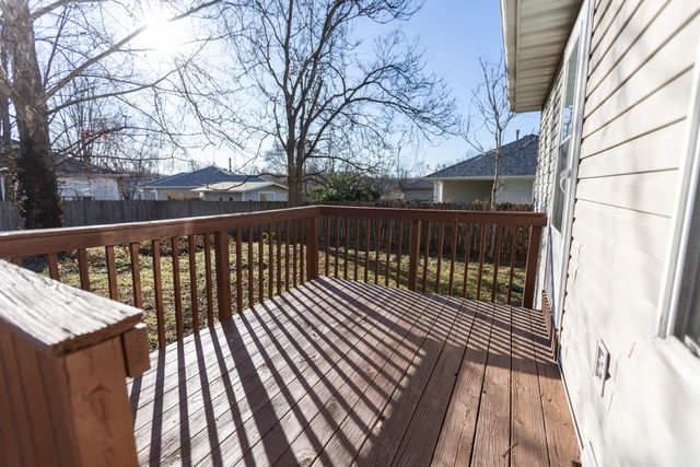 624 E Livingston Street, Springfield, MO 65803