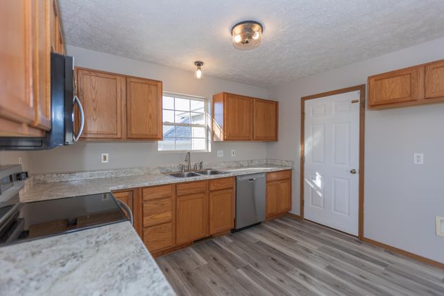 624 E Livingston Street, Springfield, MO 65803