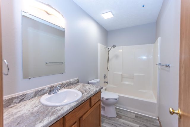 624 E Livingston Street, Springfield, MO 65803