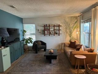 3319 Dolphin DR B, Austin, TX 78704