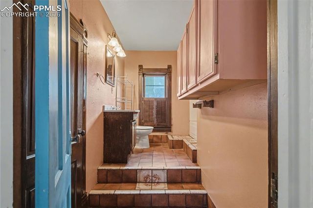 1513 W Cucharras Street, Colorado Springs, CO 80904