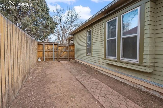 1513 W Cucharras Street, Colorado Springs, CO 80904