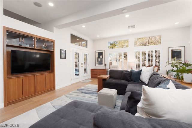 5692 Silent Sky Avenue, Las Vegas, NV 89141