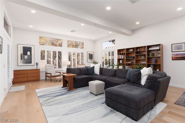 5692 Silent Sky Avenue, Las Vegas, NV 89141
