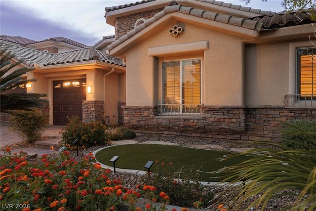 5692 Silent Sky Avenue, Las Vegas, NV 89141
