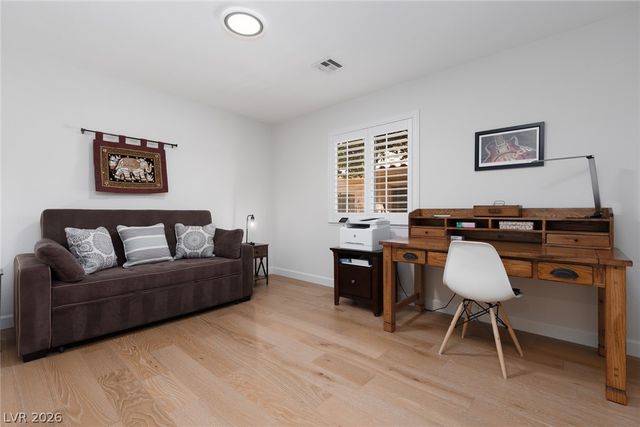 5692 Silent Sky Avenue, Las Vegas, NV 89141