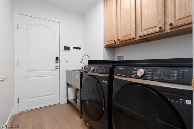 5692 Silent Sky Avenue, Las Vegas, NV 89141