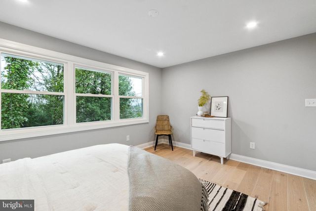 405 MEADOWHURST LN, Media, PA 19063