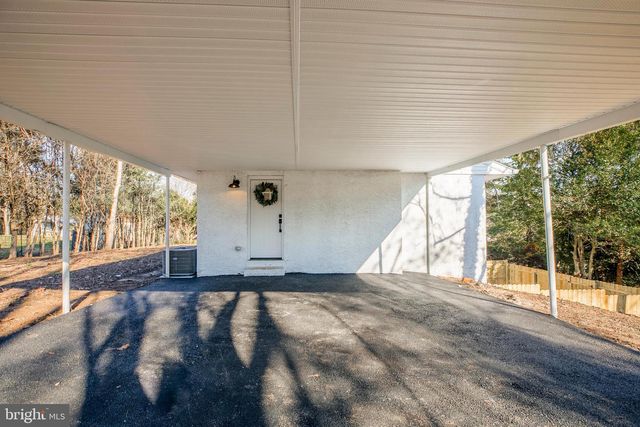 405 MEADOWHURST LN, Media, PA 19063