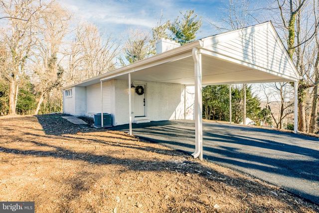 405 MEADOWHURST LN, Media, PA 19063