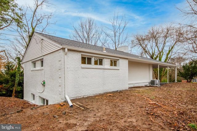 405 MEADOWHURST LN, Media, PA 19063